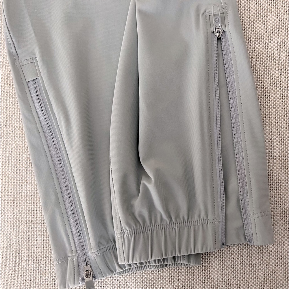 Lululemon Surge Joggers in GREAT CONDITION